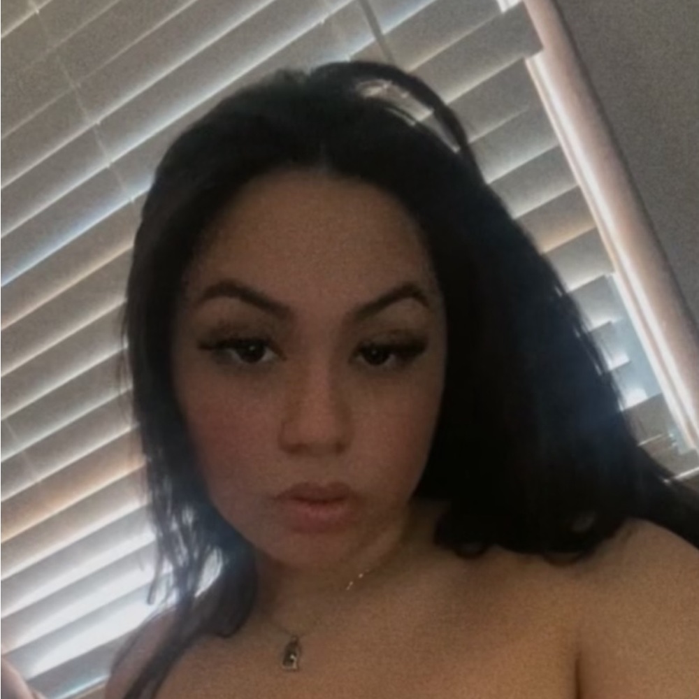 Meet your Posher, Ellyana